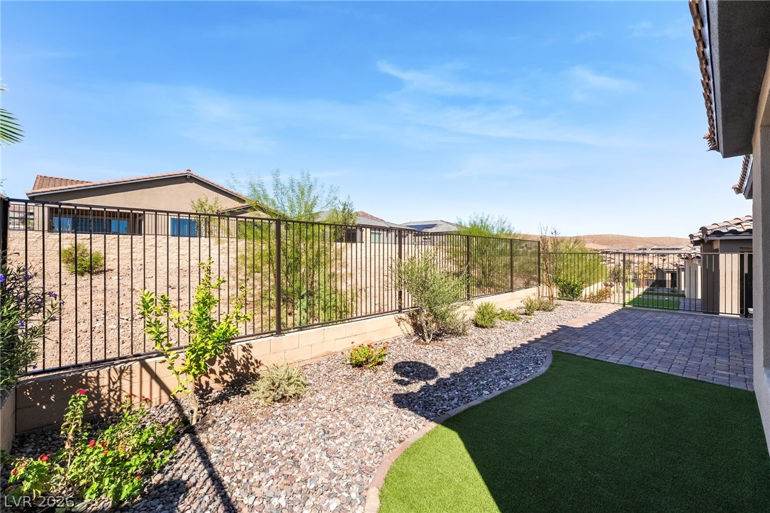 53 Lake Bluff Court