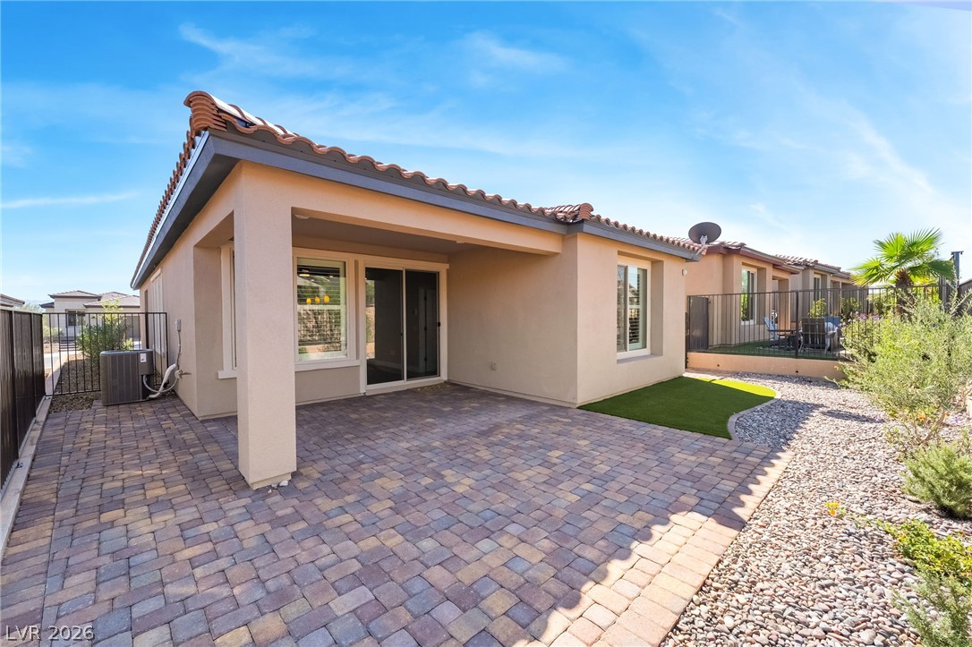 53 Lake Bluff Court