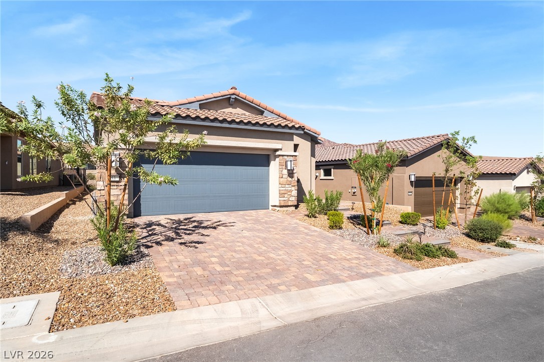 53 Lake Bluff Court