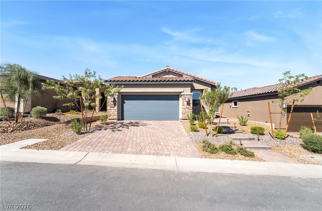 53 Lake Bluff Court