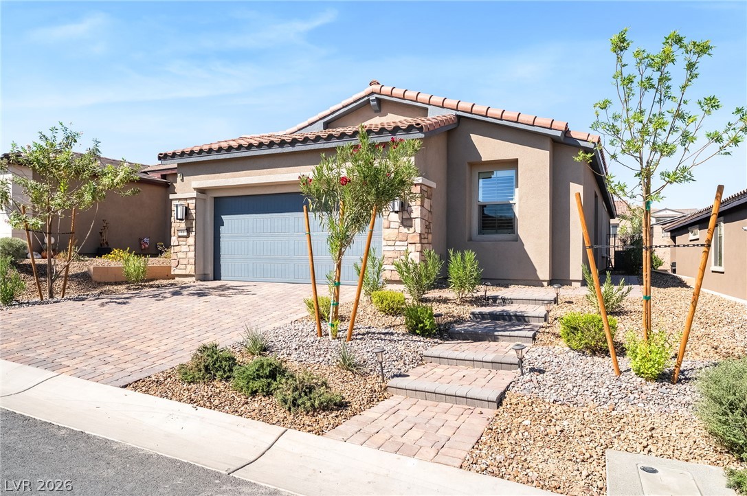 53 Lake Bluff Court