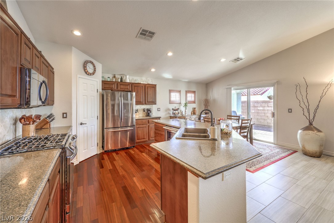 2131 Mountain Glow Avenue