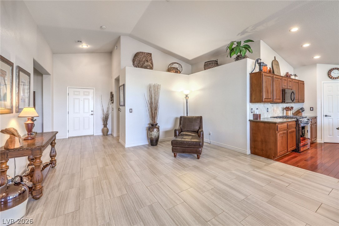 2131 Mountain Glow Avenue