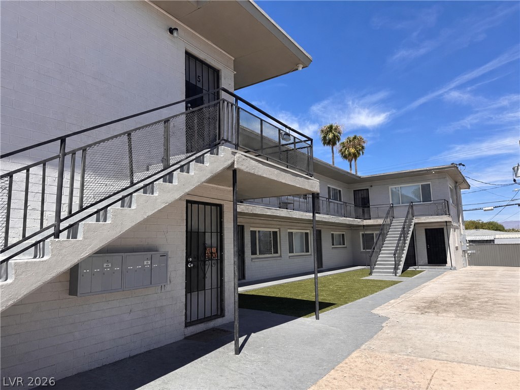 2213 Sunrise Avenue