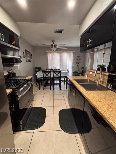 1600 North Torrey Pines Drive 101