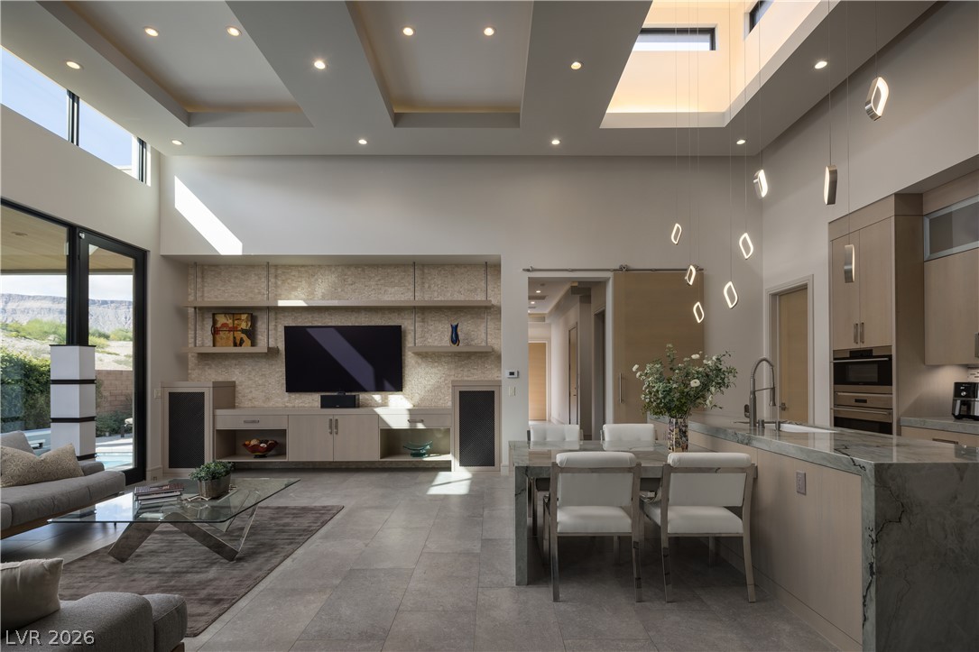 33 Sun Glow Lane