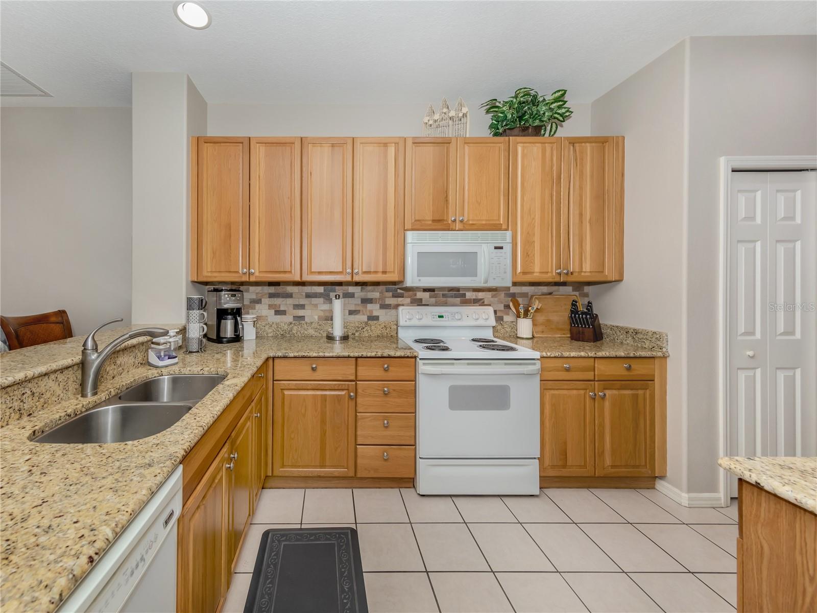 1827 SAN SILVESTRO DR