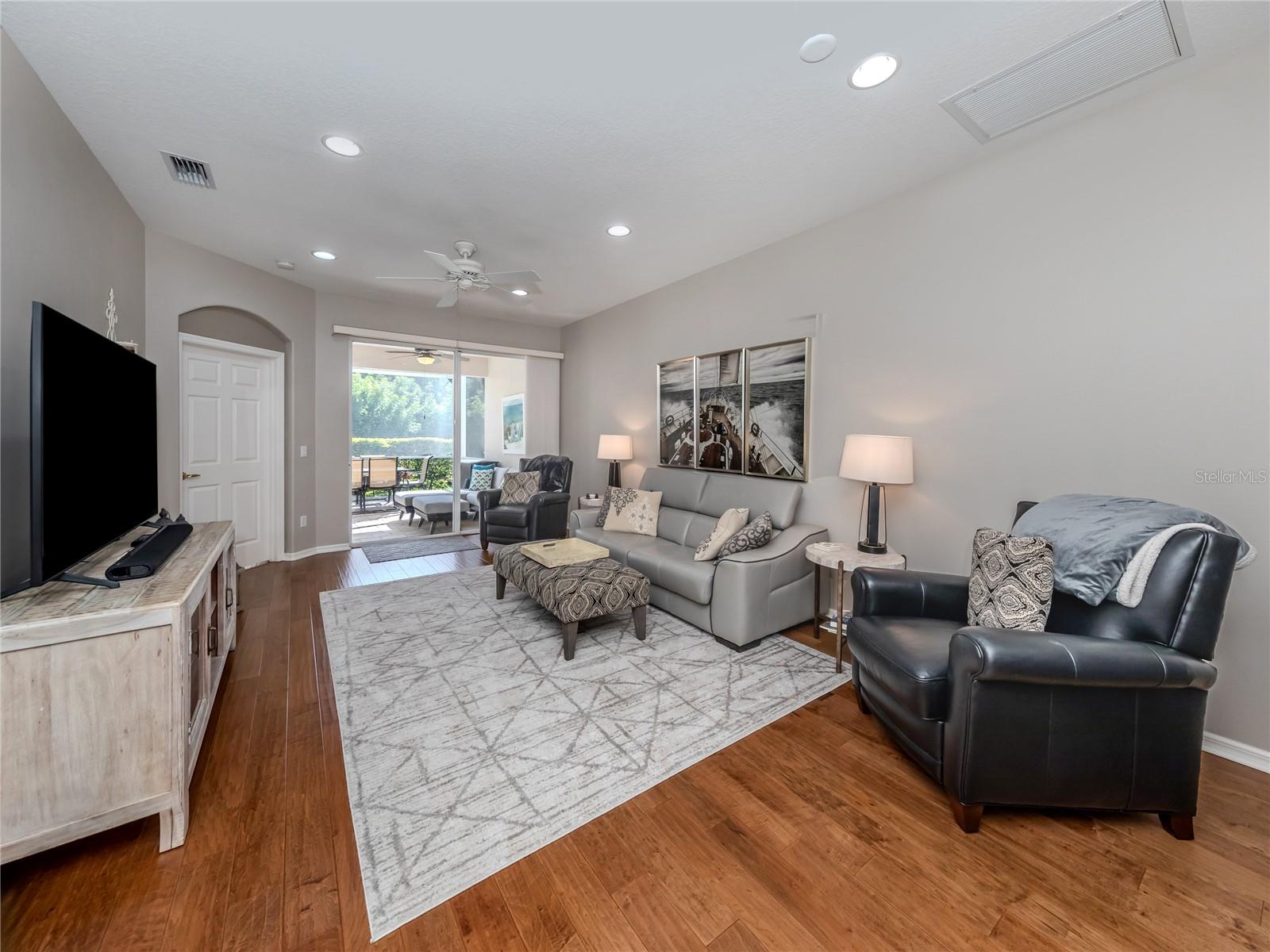 1827 SAN SILVESTRO DR