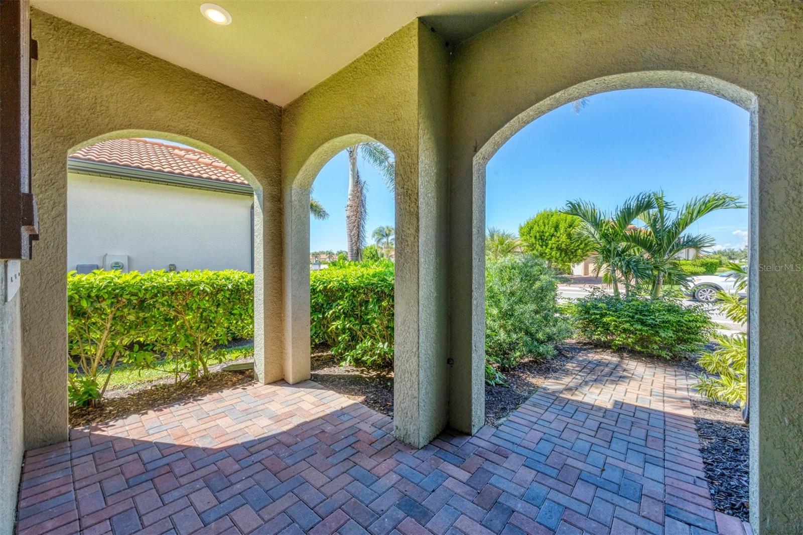 10097 COZY GROVE DR
