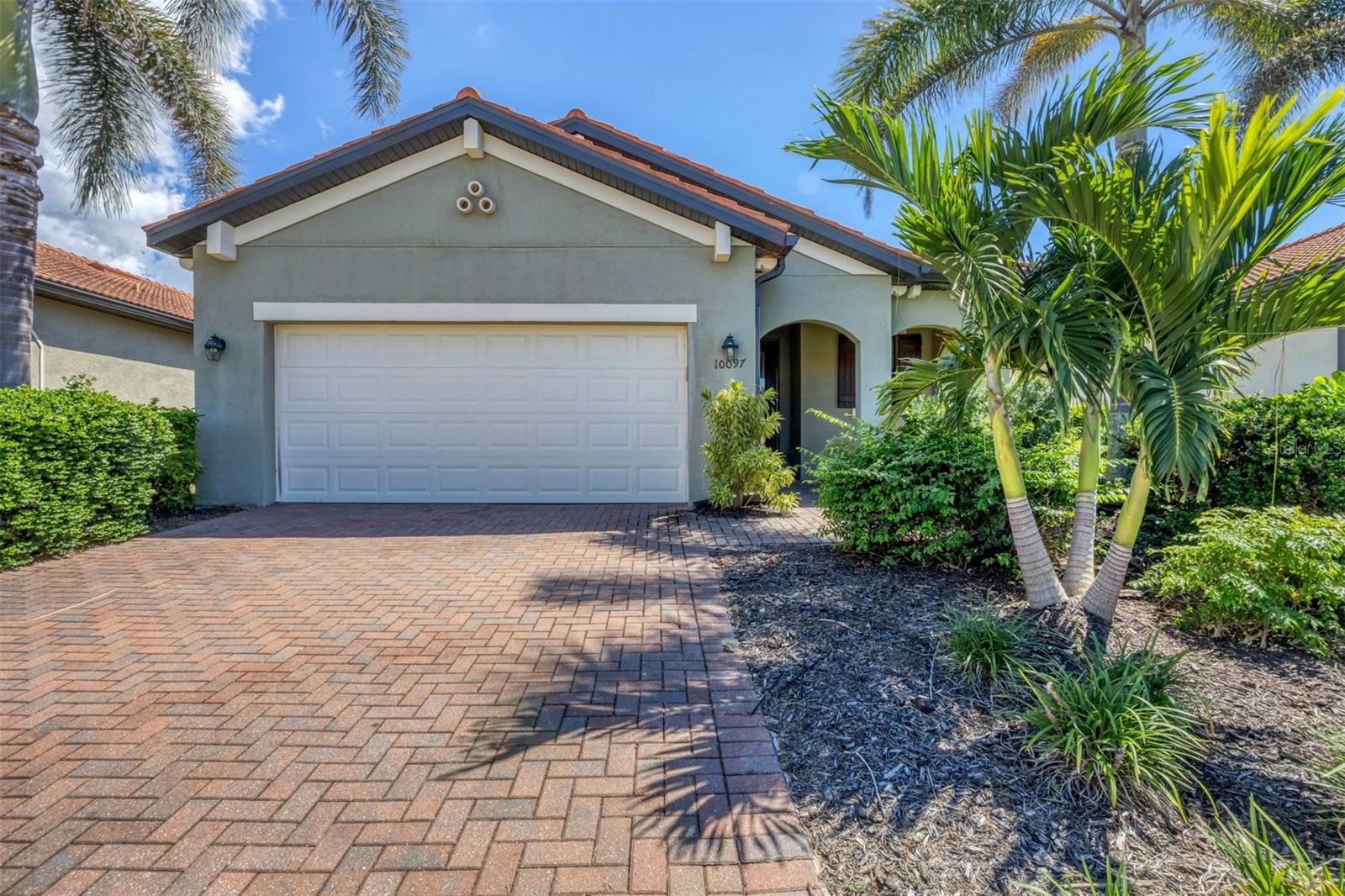 10097 COZY GROVE DR
