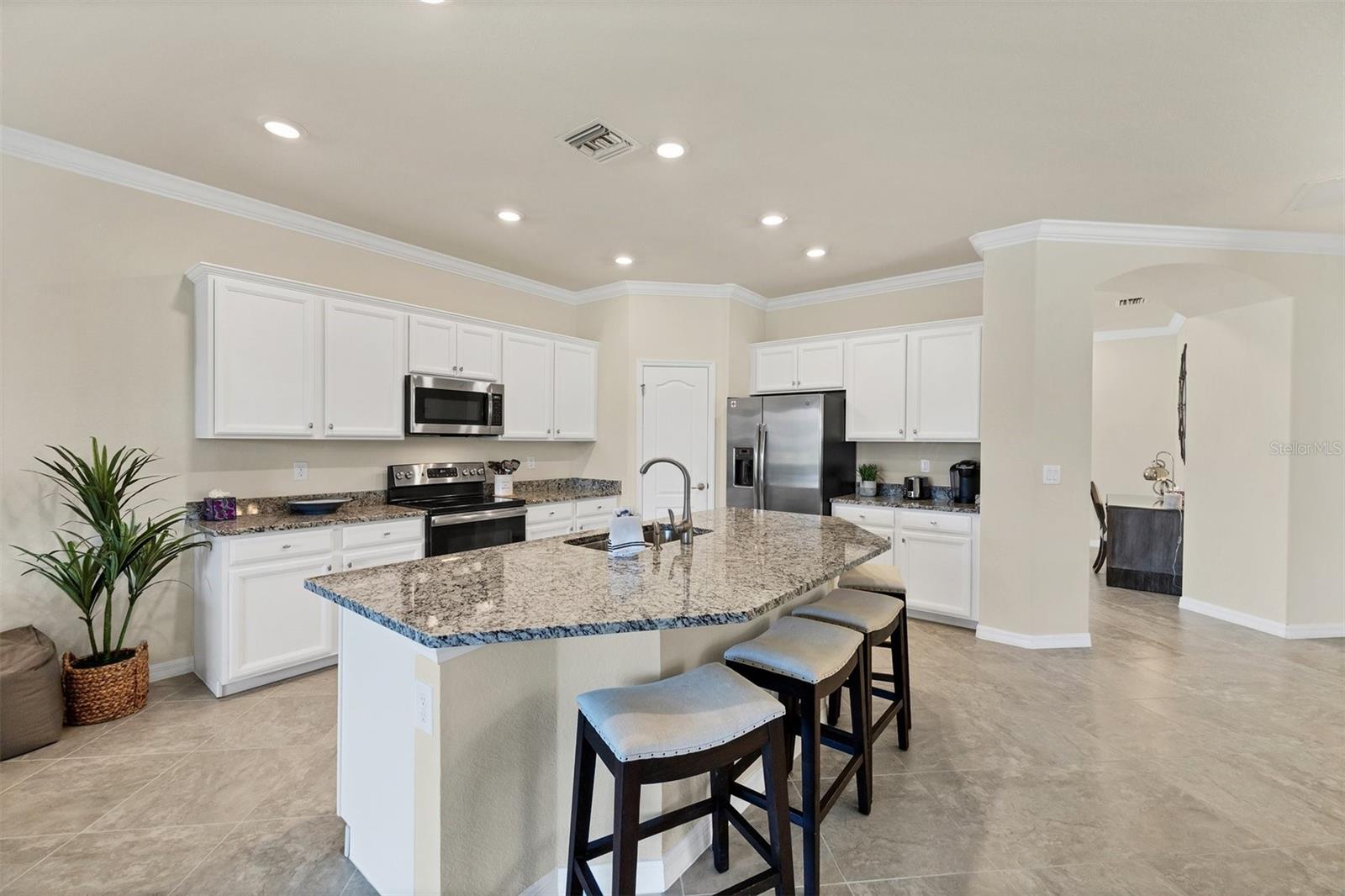 10097 COZY GROVE DR