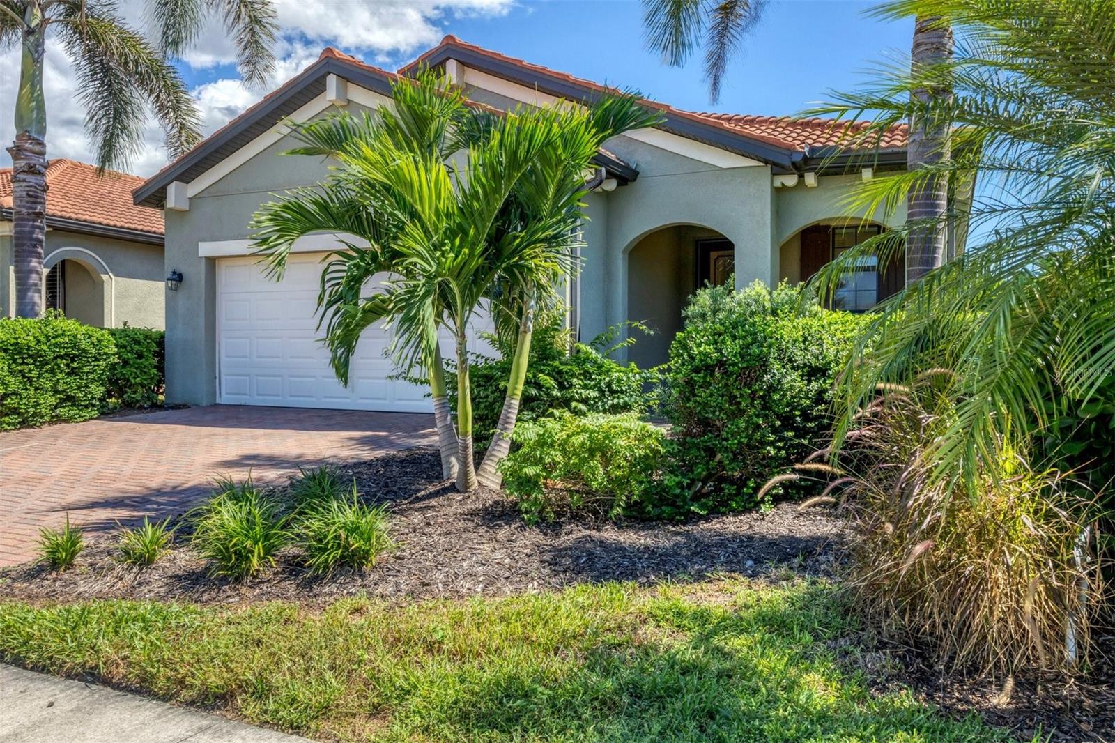 10097 COZY GROVE DR