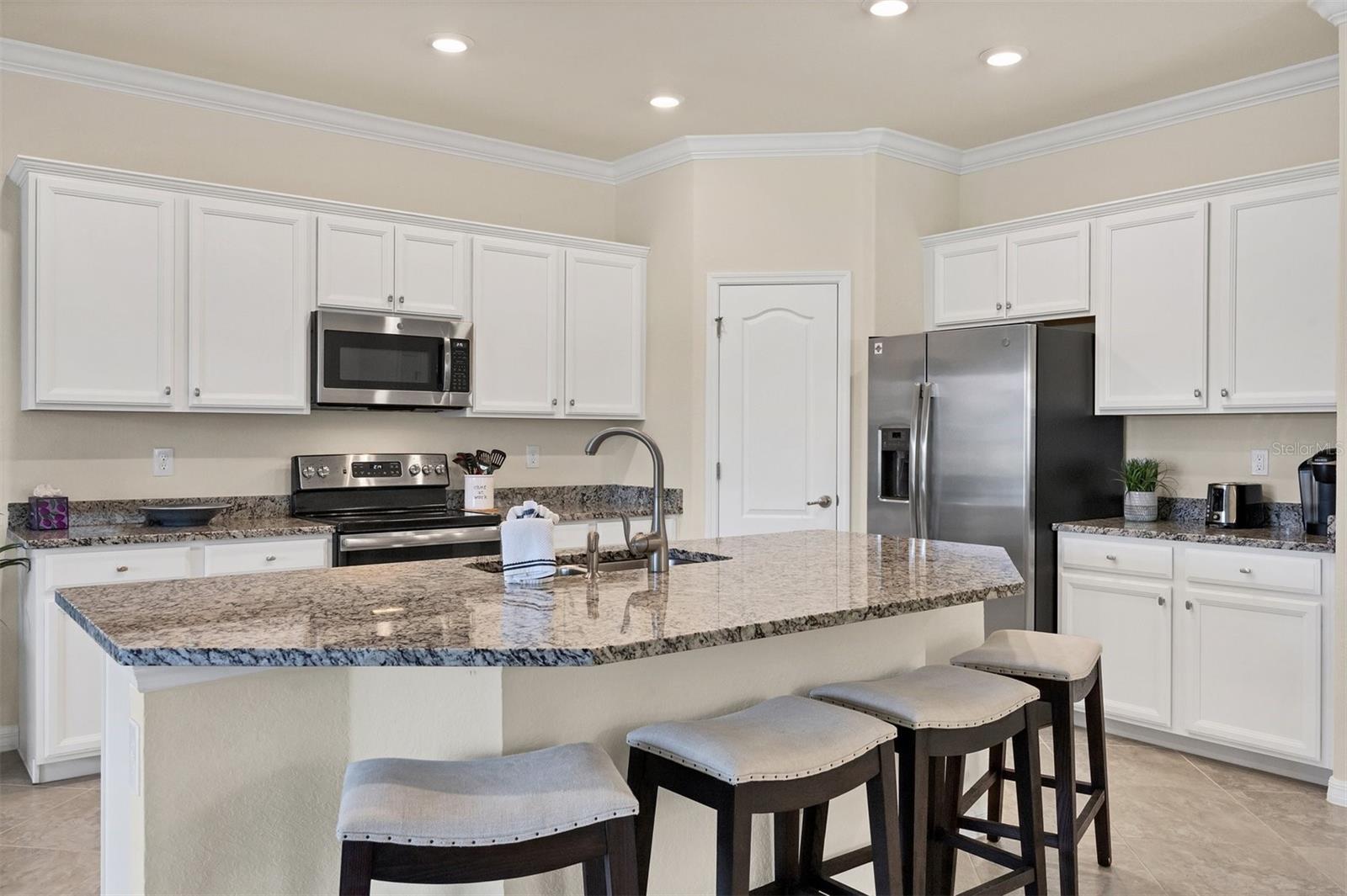 10097 COZY GROVE DR
