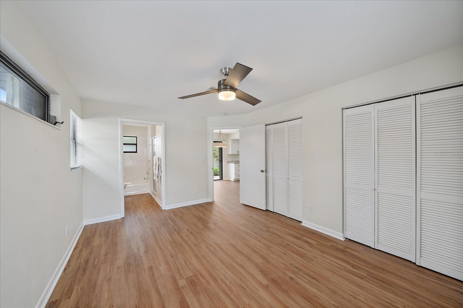 1711 SETTLERS DR #8