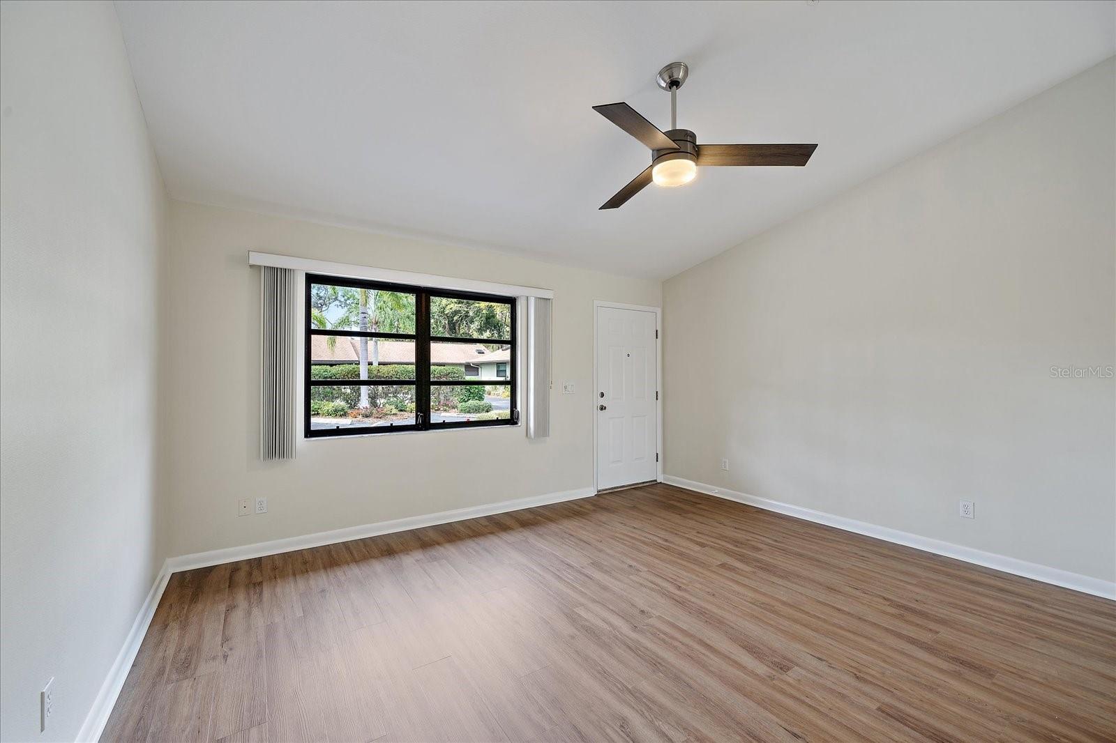 1711 SETTLERS DR #8