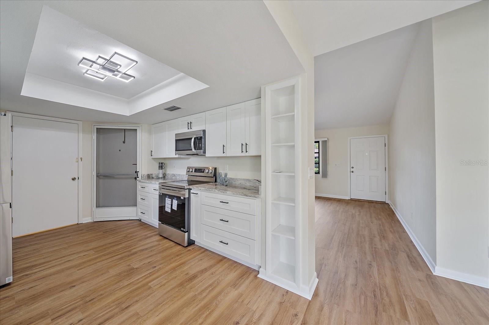 1711 SETTLERS DR #8