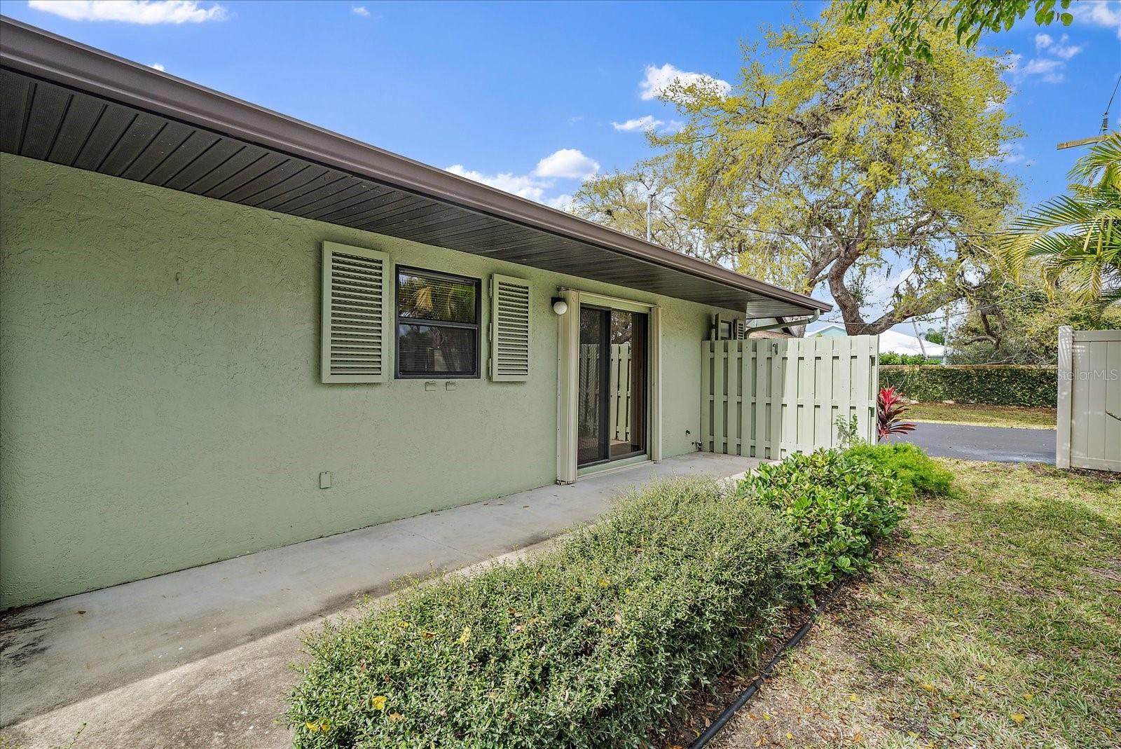 1711 SETTLERS DR #8