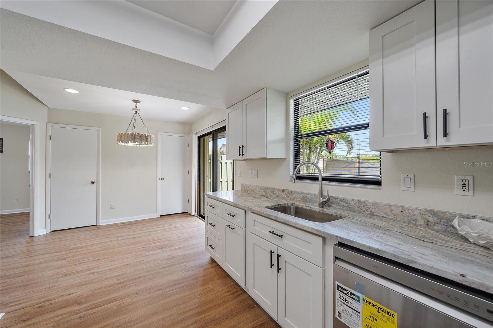 1711 SETTLERS DR #8