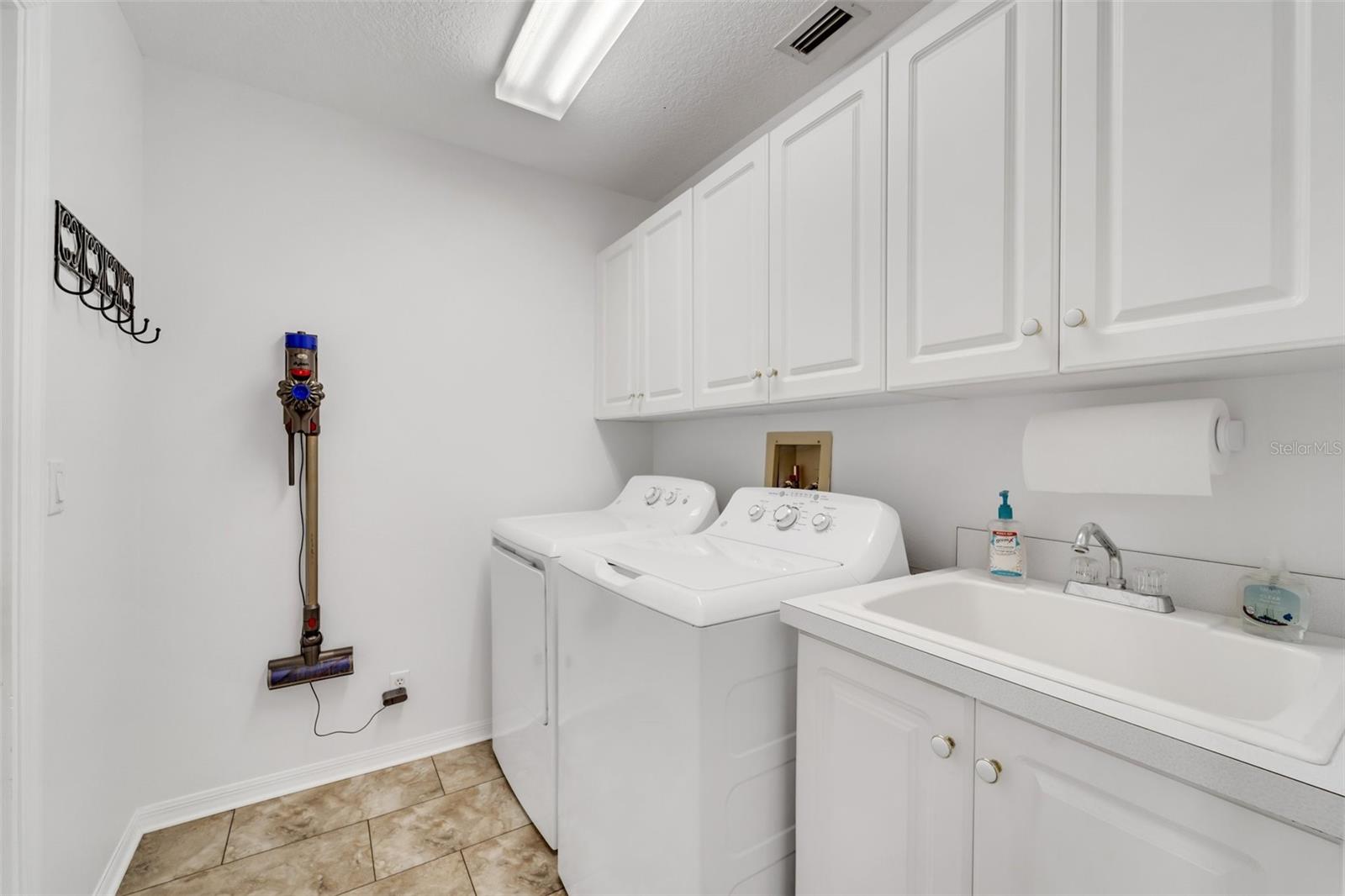 1188 HARBOR TOWN WAY