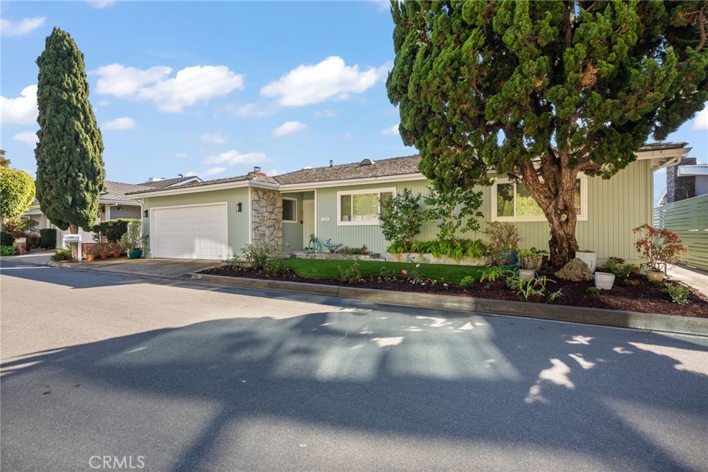 325 Heather Place