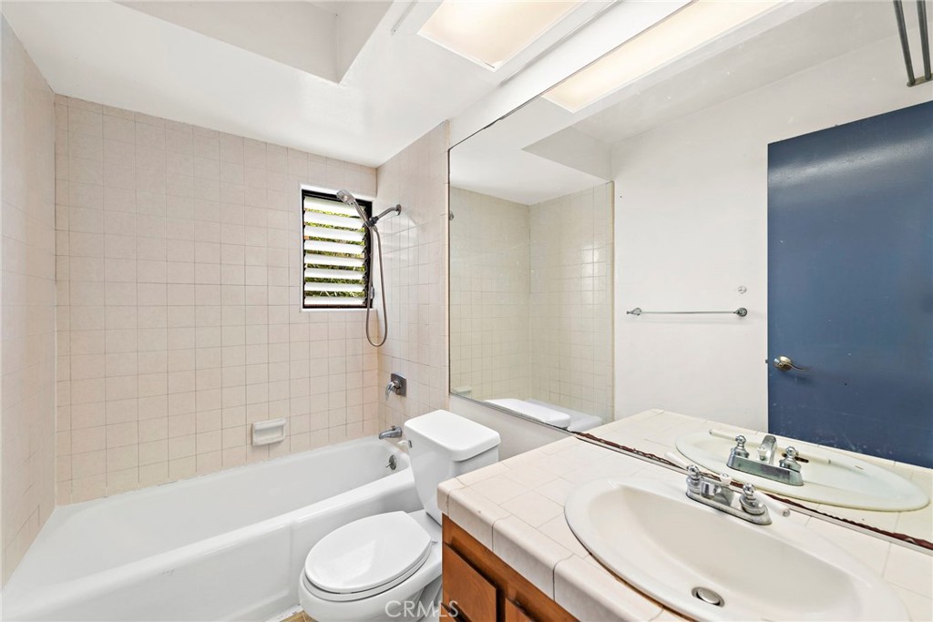 1330 La Mirada Street