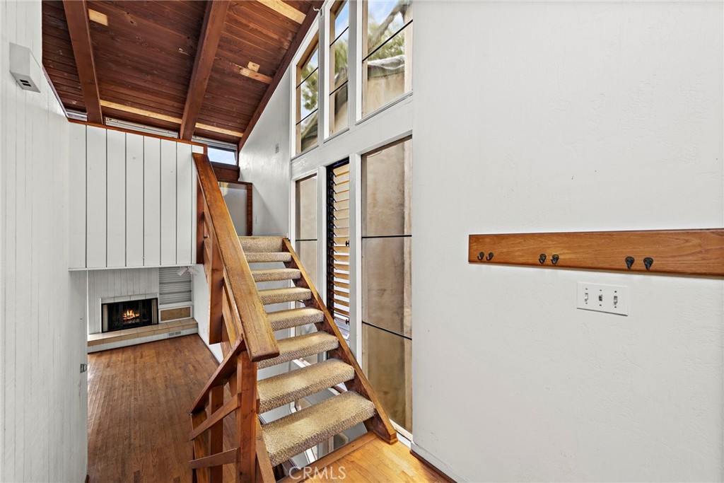 1330 La Mirada Street