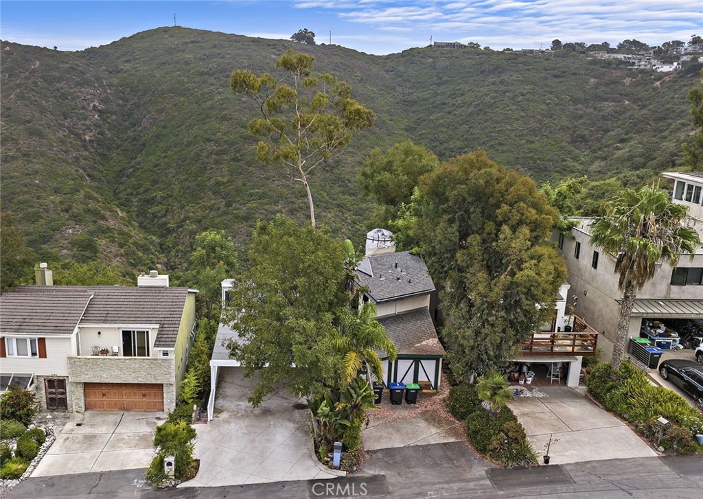 1330 La Mirada Street