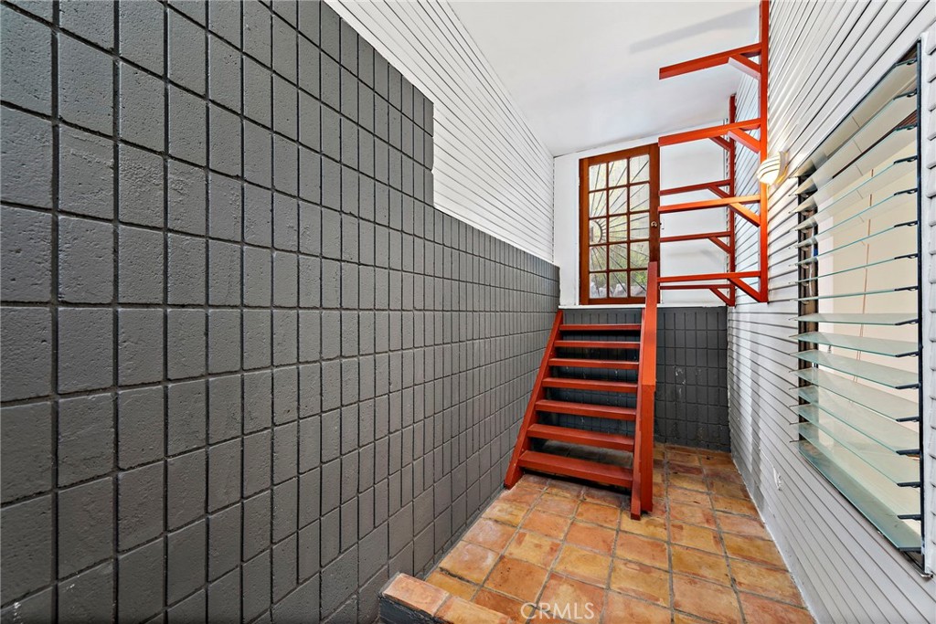 1330 La Mirada Street