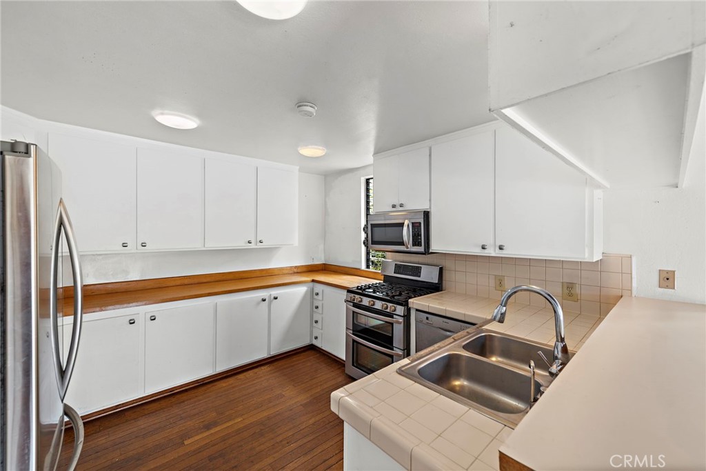 1330 La Mirada Street