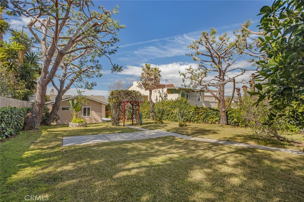 1318 Avenida De La Estrella