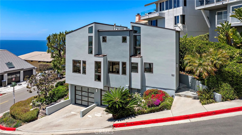 683 Alta Vista Way