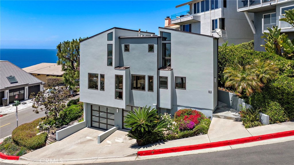 683 Alta Vista Way