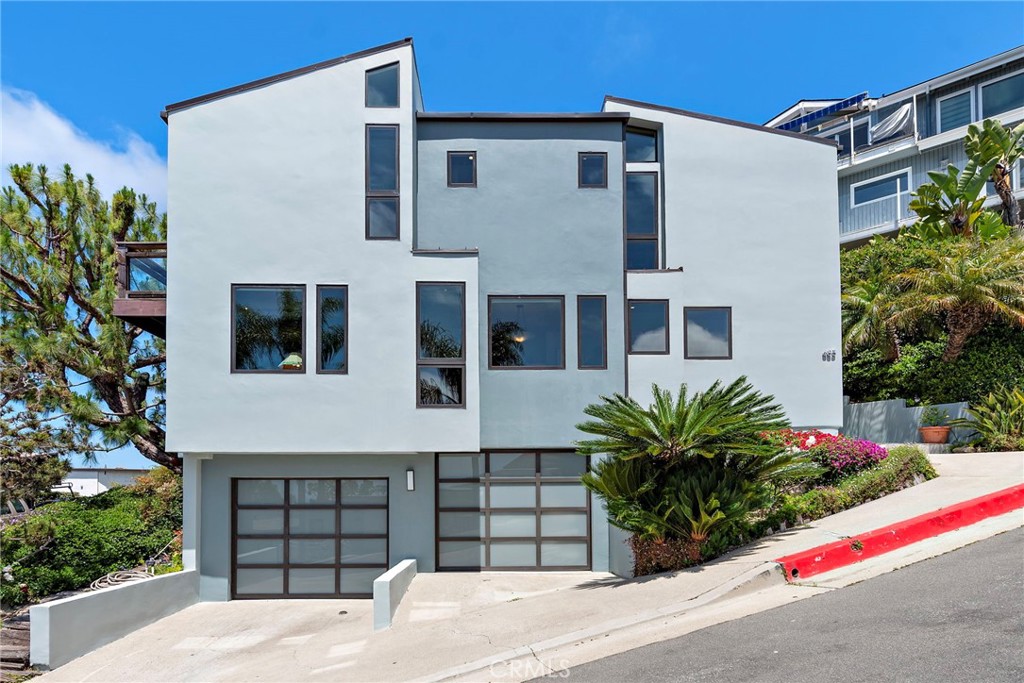 683 Alta Vista Way