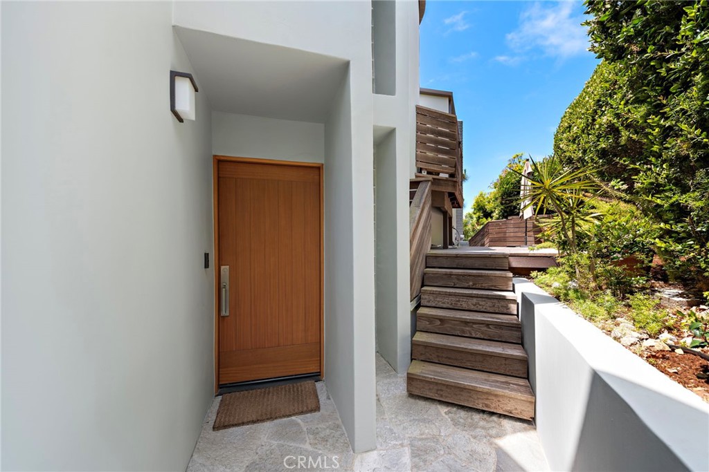 683 Alta Vista Way