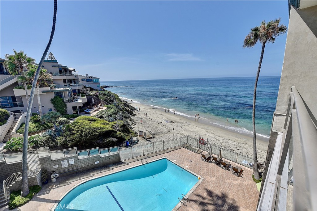 1585 S Coast 65
