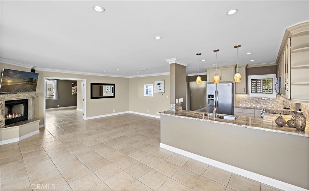1585 S Coast 65