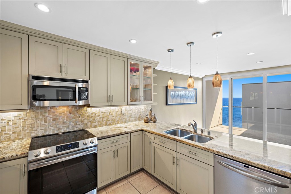 1585 S Coast 65