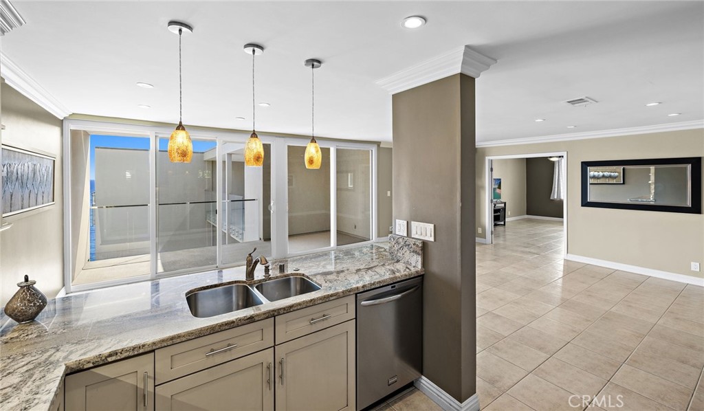 1585 S Coast 65
