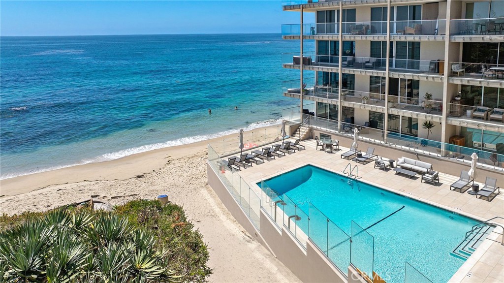 1585 S Coast 65