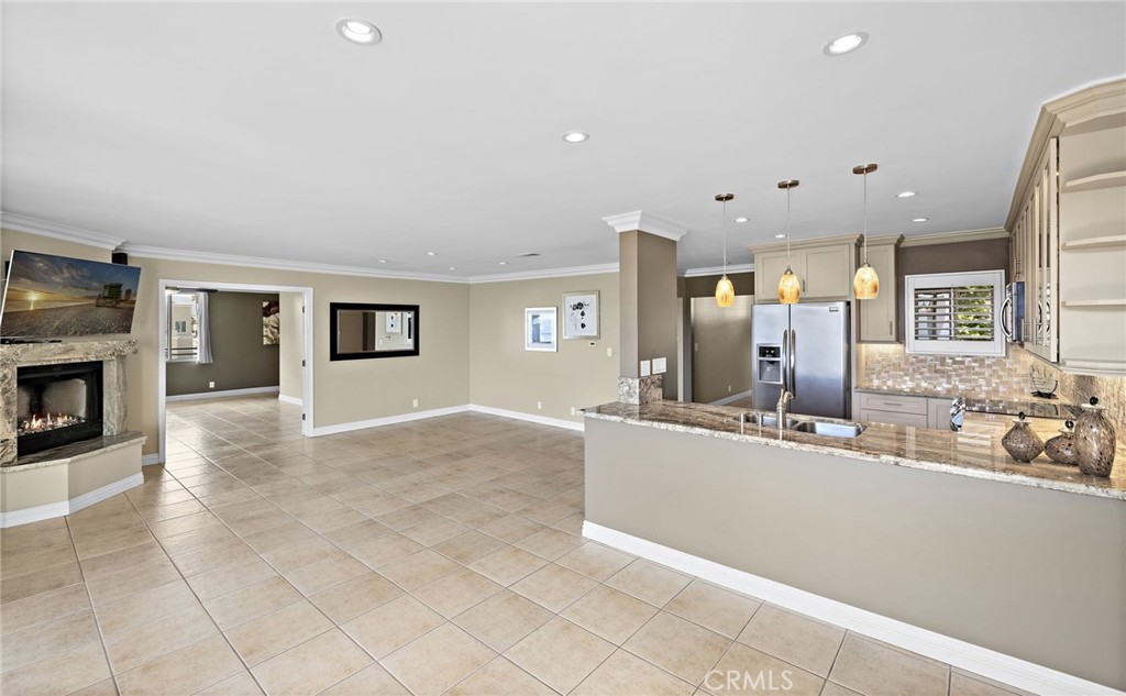 1585 S Coast 65