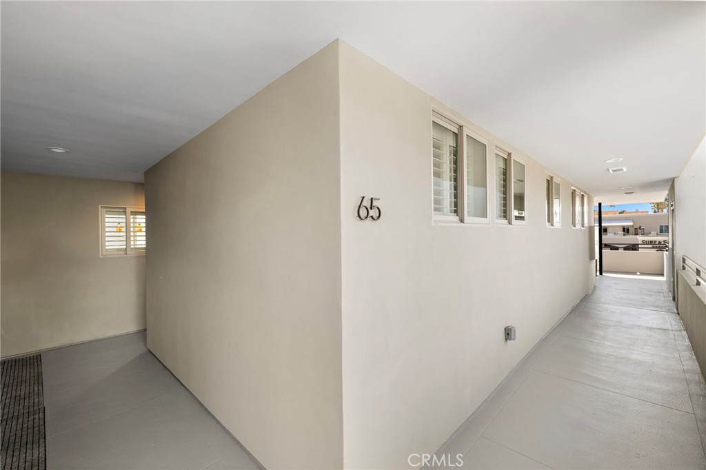 1585 S Coast 65
