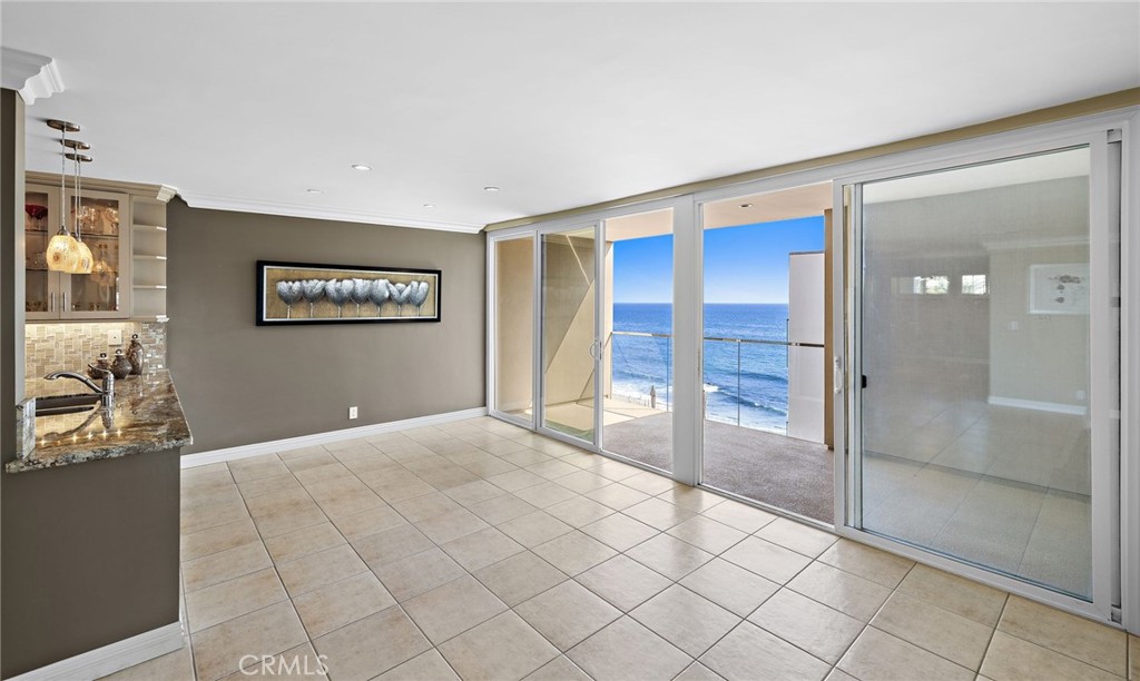 1585 S Coast 65