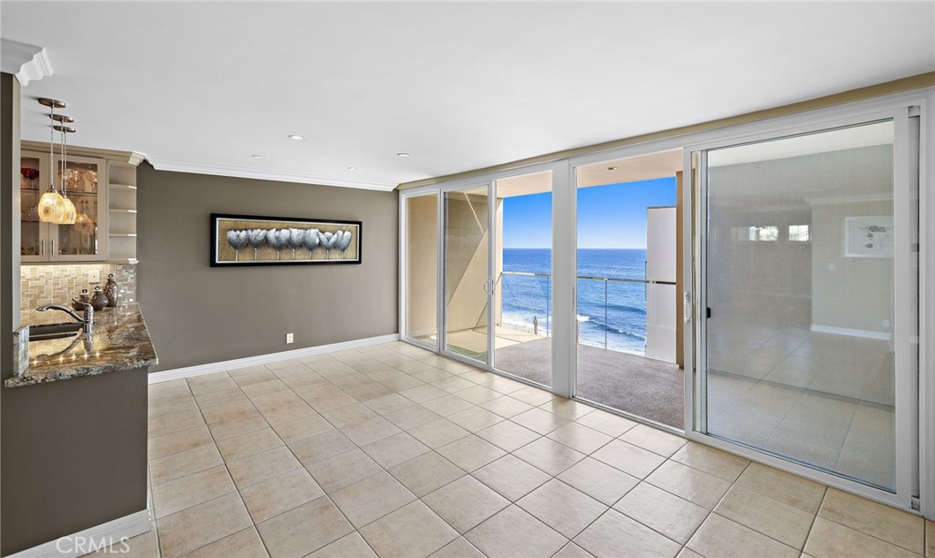 1585 S Coast 65