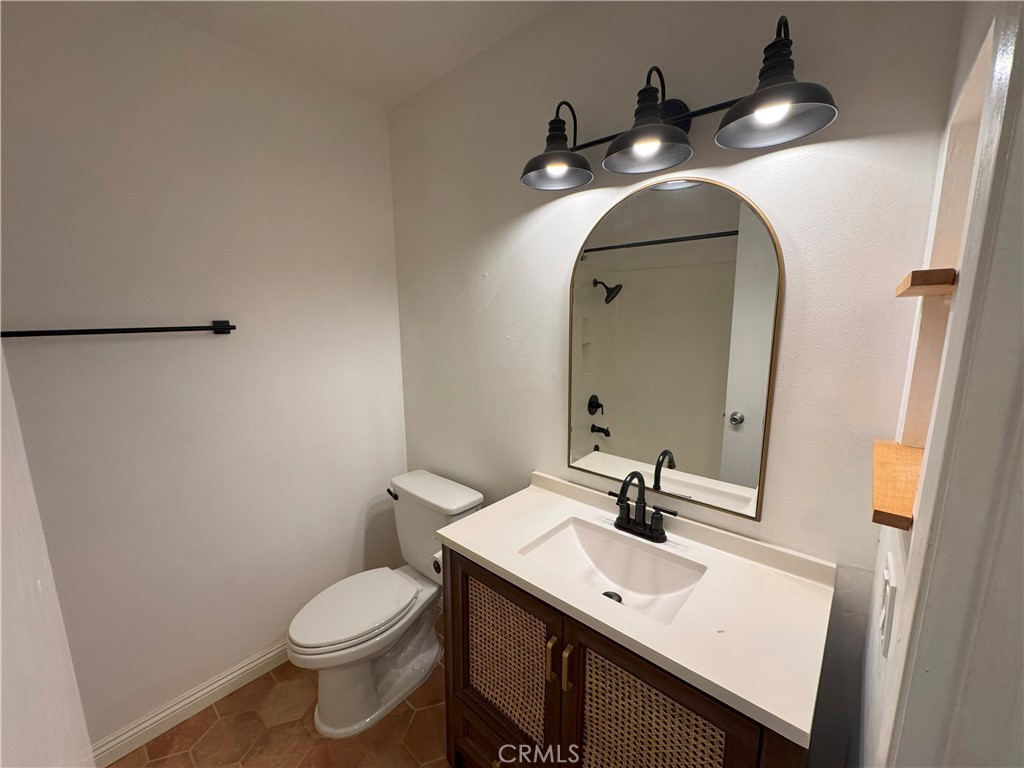 2521 W Sunflower Avenue