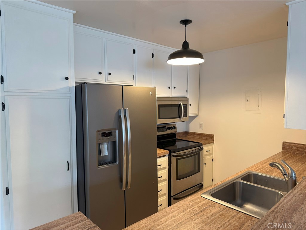 2521 W Sunflower Avenue