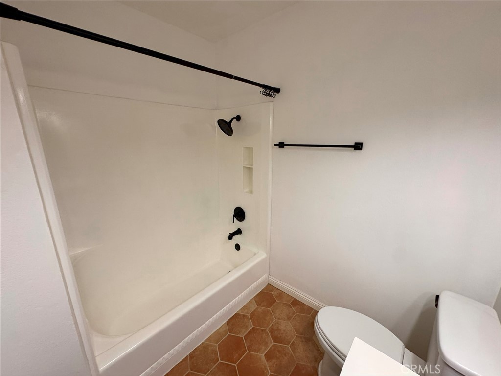 2521 W Sunflower Avenue