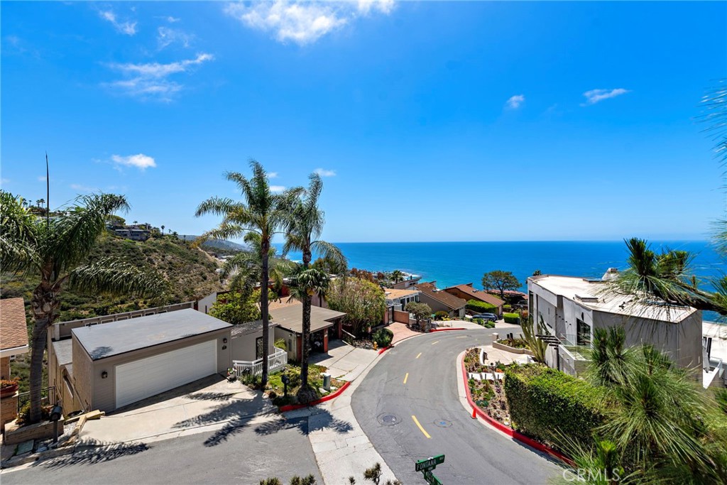 683 Alta Vista Way