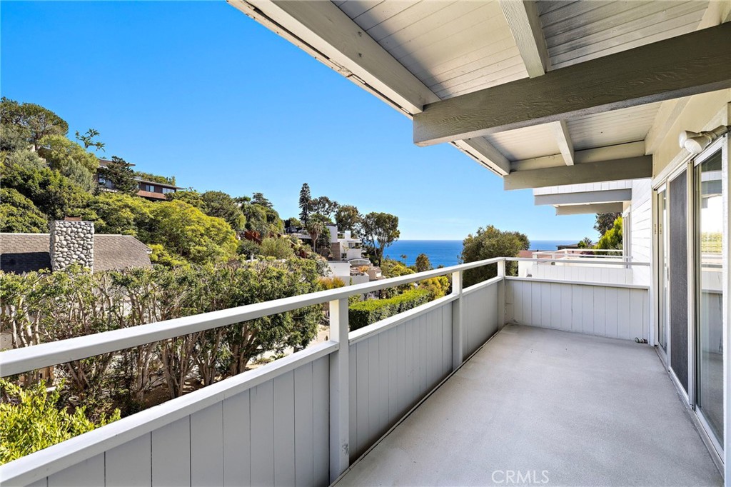 888 Summit Drive
