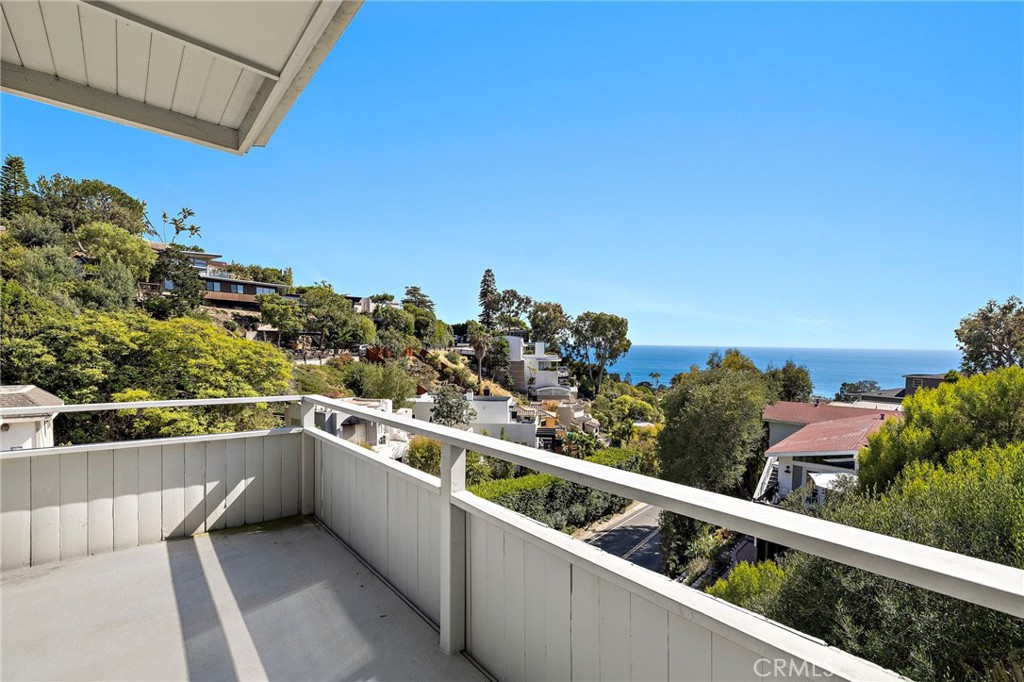 888 Summit Drive