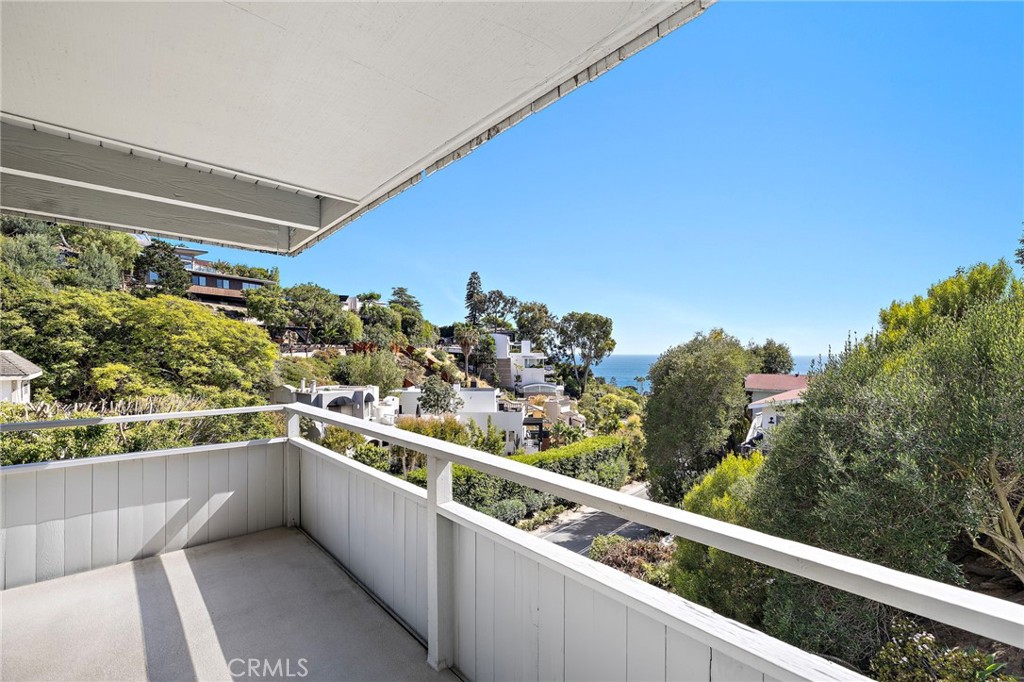 888 Summit Drive